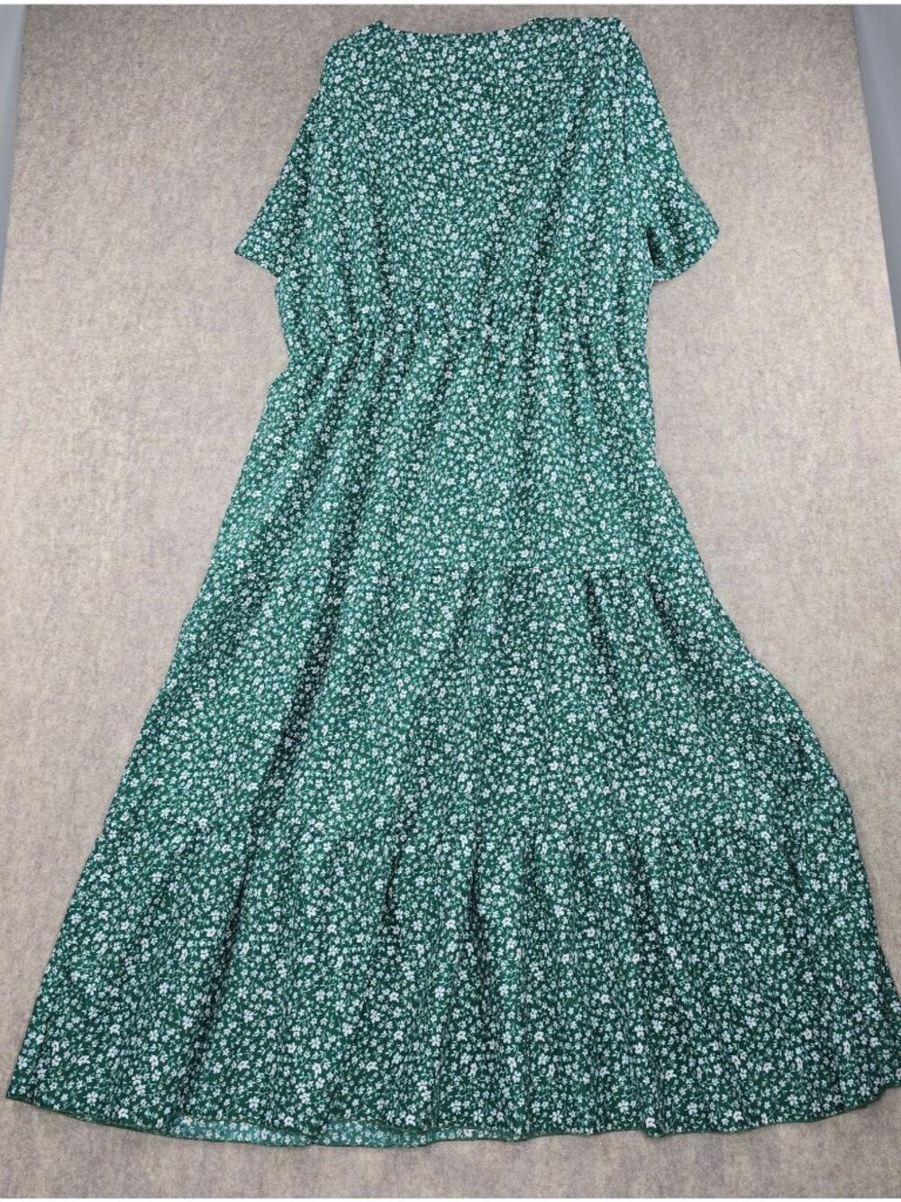 Green Floral V-Neck Maxi Dress Short Sleeves Lightweight Tiered Polyester Design - Picture 2 of 7